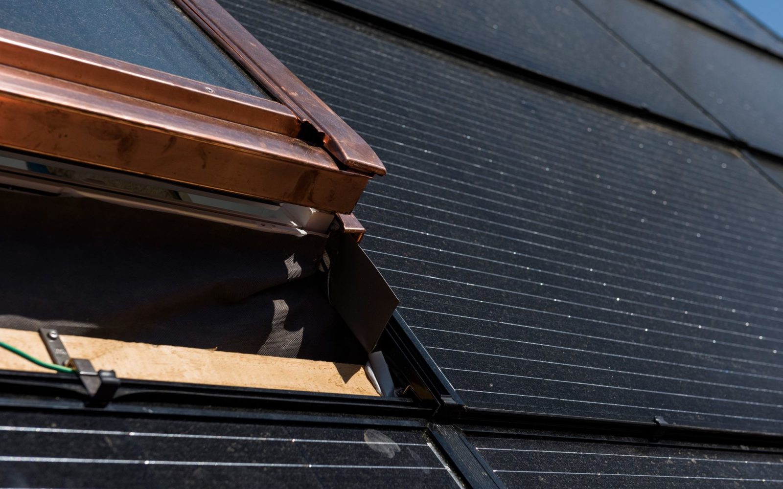 SPECIALISTE VELUX ET FENETRES DE TOITURE