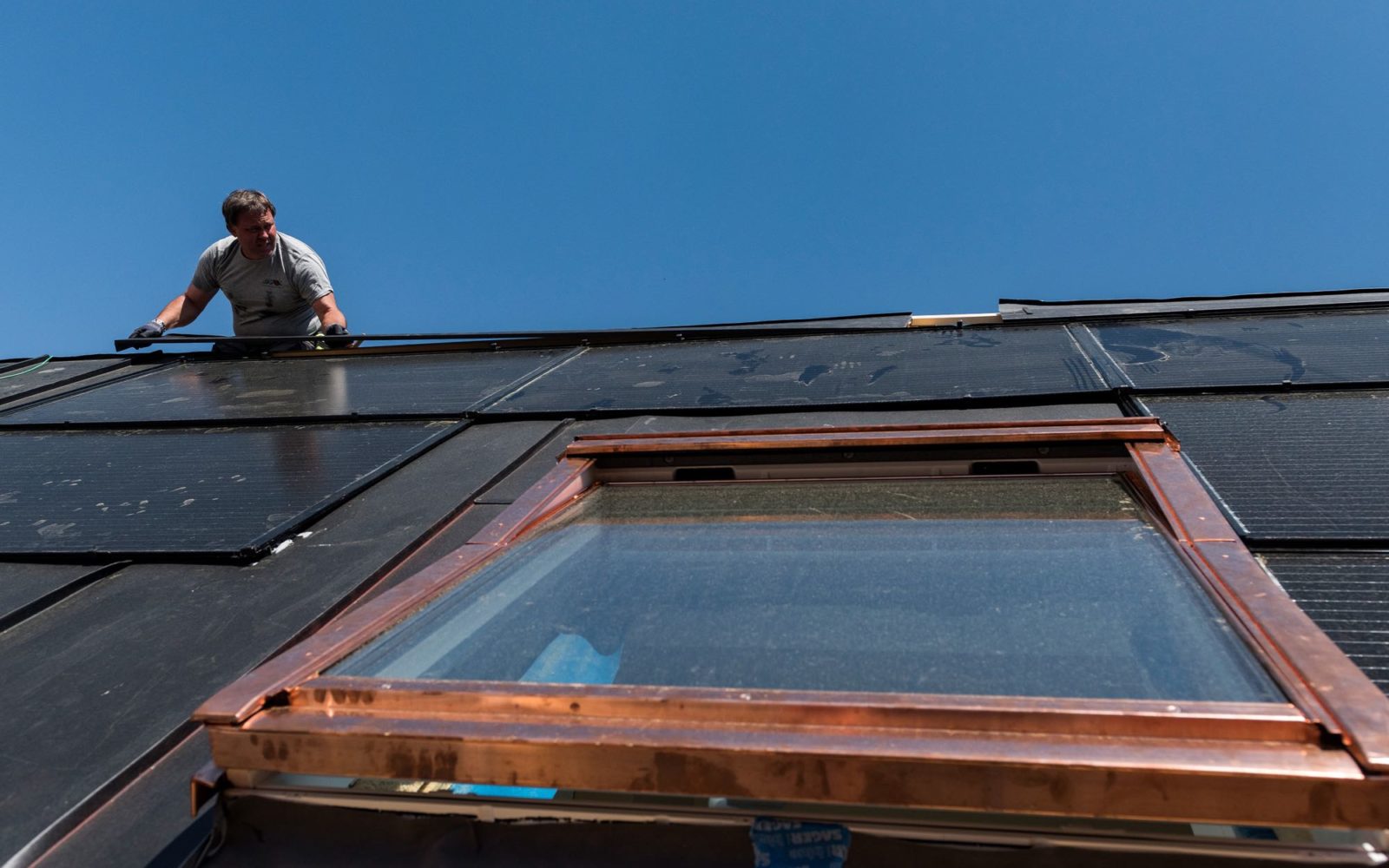 SPECIALISTE VELUX ET FENETRES DE TOITURE