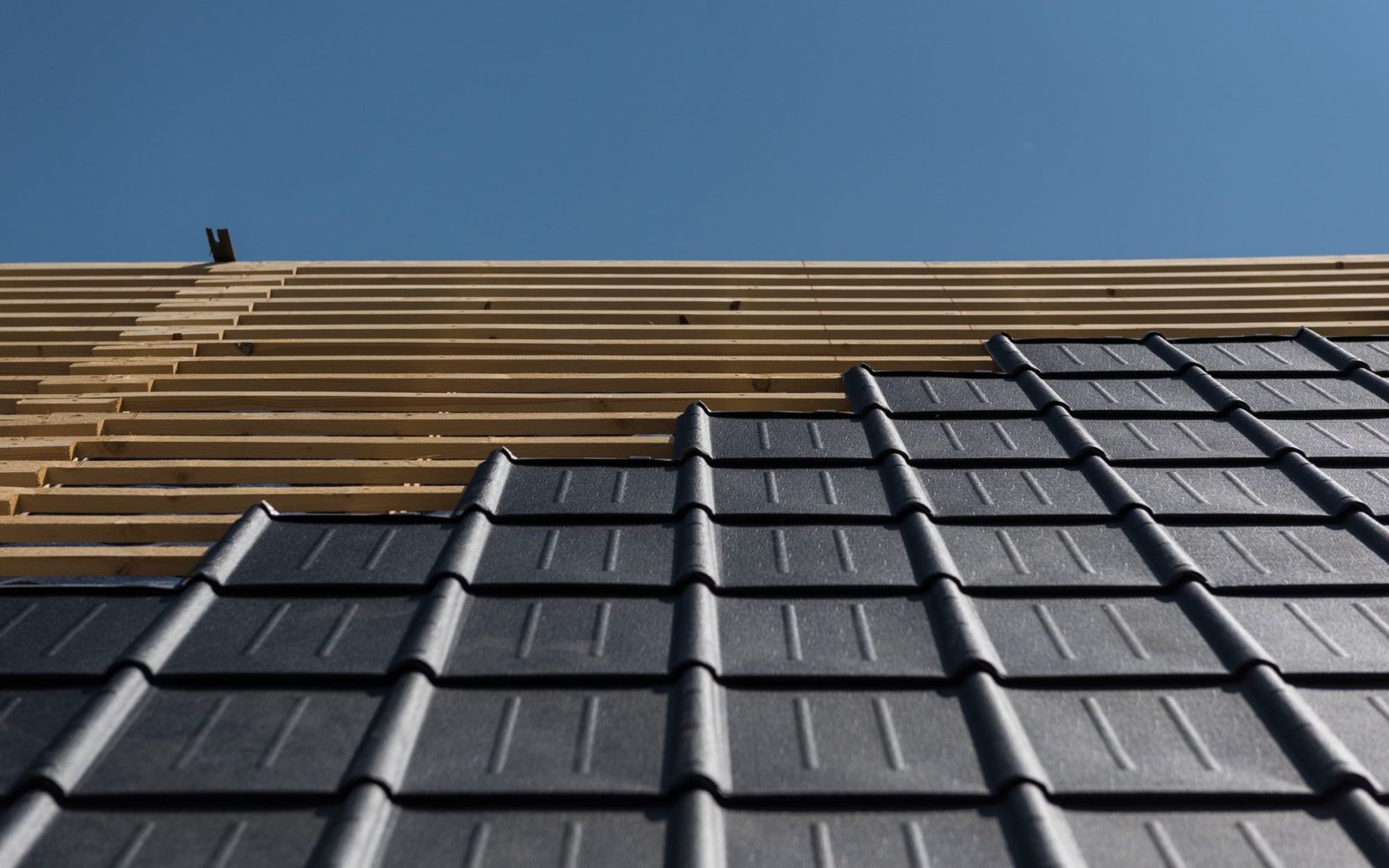COUVERTURE EN TUILES, ARDOISE, ETERNIT OU METALLIQUE
